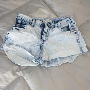 Light wash high waisted shorts (size 5 but can also fit size 3)